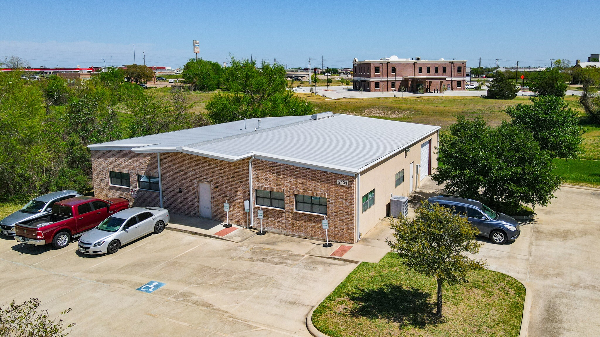 2131 W Briargate Dr, Bryan, TX for sale Primary Photo- Image 1 of 11