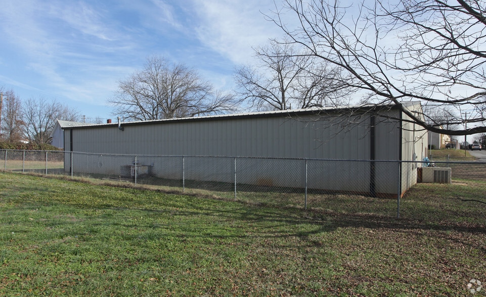 101 N Webb St, Gastonia, NC à louer - Photo du bâtiment - Image 2 de 7