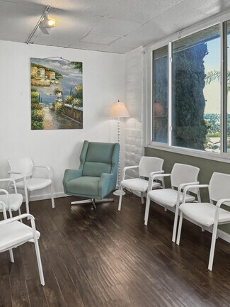 Plus de détails pour 2101 S El Camino Real, Oceanside, CA - Coworking à louer