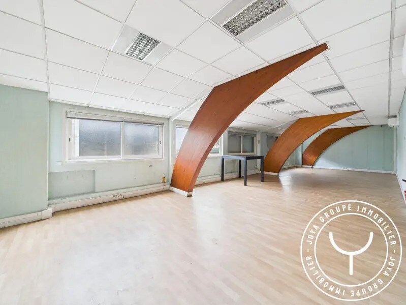 Office in Wissous for lease Interior Photo- Image 1 of 8