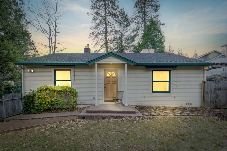 825 Zion St, Nevada City, CA à vendre - Photo du bâtiment - Image 2 de 39