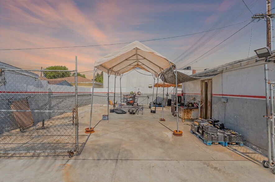 16529 Lakewood Blvd, Bellflower, CA à vendre - Photo du bâtiment - Image 2 de 73