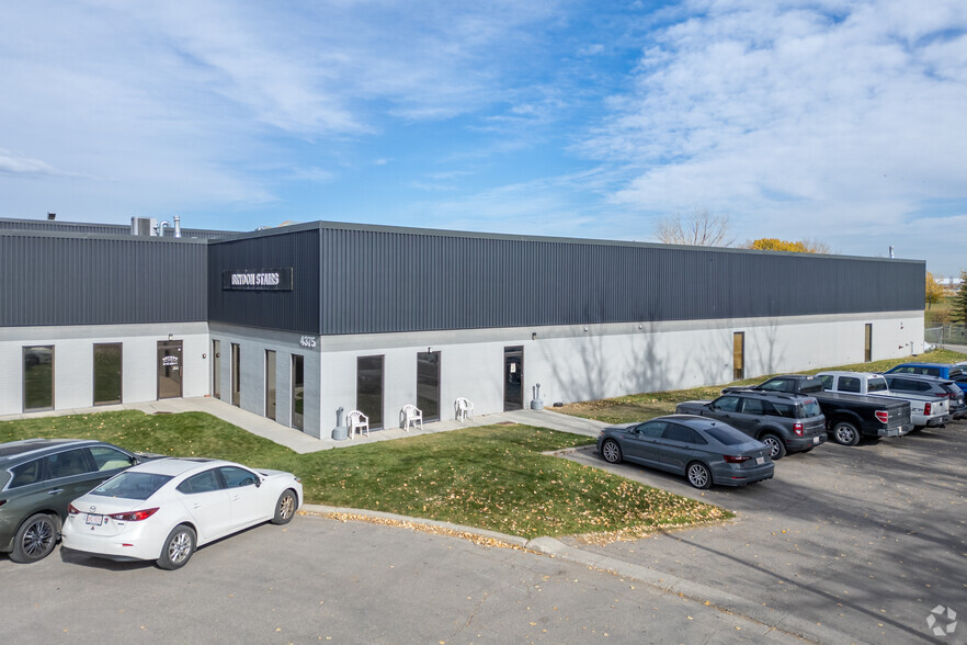 4375 14th St NE, Calgary, AB for lease - Primary Photo - Image 1 of 2