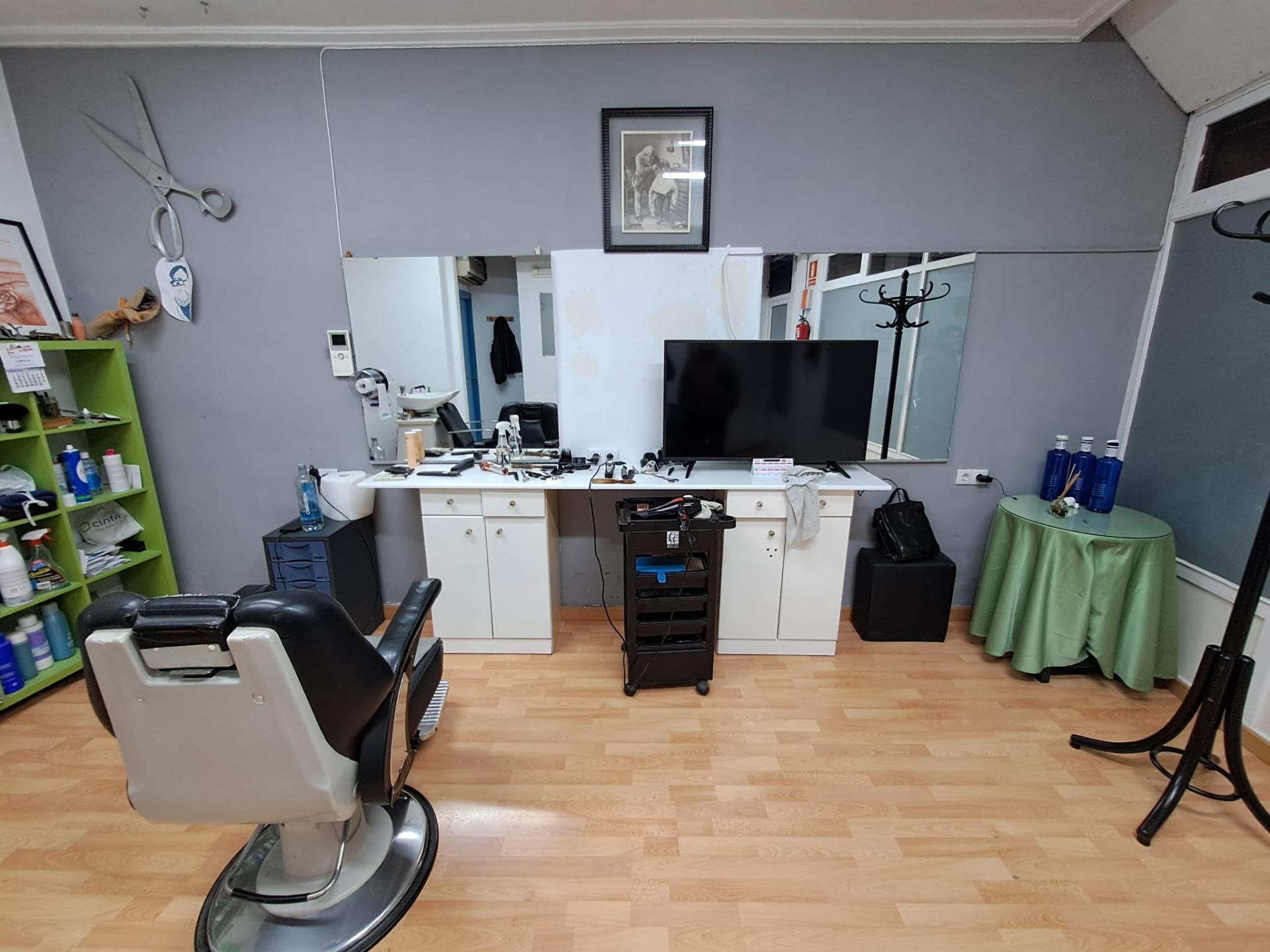 Retail in Sabadell, Barcelona for lease Primary Photo- Image 1 of 2