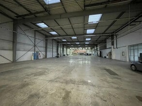 Flex in La Courneuve for lease Interior Photo- Image 2 of 6