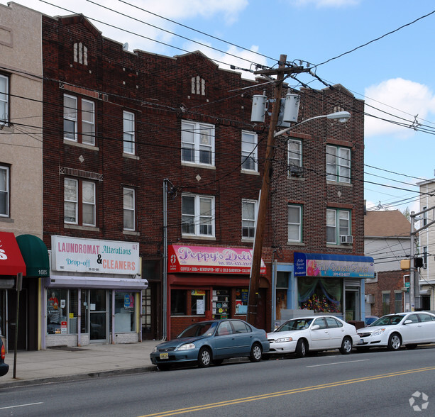 1689 John F Kennedy Blvd, Jersey City, NJ à vendre - Photo principale - Image 1 de 1