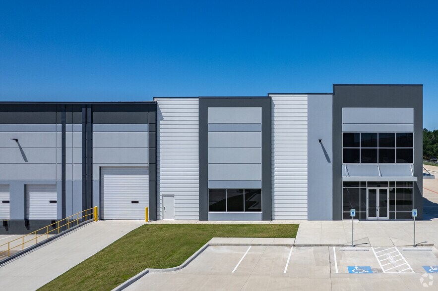 6955 Mesa Dr, Houston, TX à louer - Photo du bâtiment - Image 2 de 6