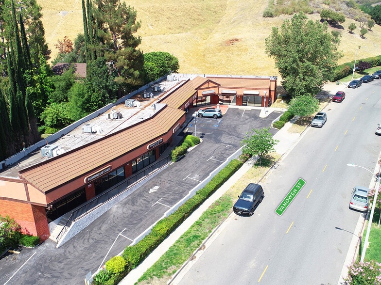 24440 Vanowen St, West Hills, CA à louer - Photo du bâtiment - Image 2 de 5