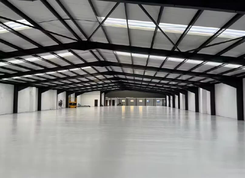 Albion Clos, Slough for lease - Interior Photo - Image 3 of 3