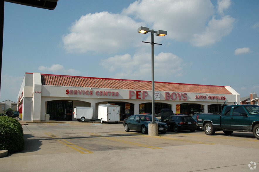 6725 Mccart Ave, Fort Worth, TX for lease - Building Photo - Image 2 of 3