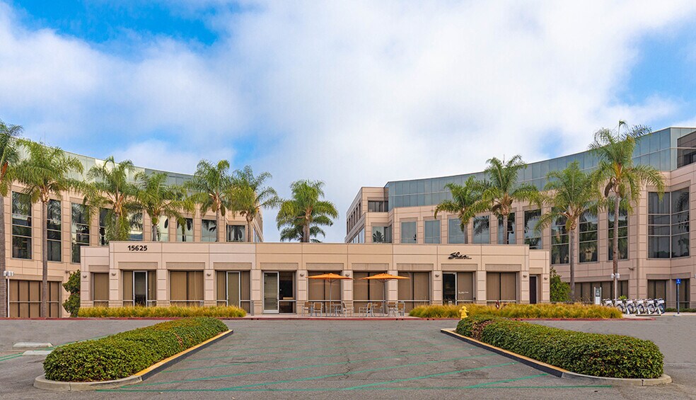 15615 Alton Pky, Irvine, CA à louer - Photo du bâtiment - Image 1 de 1