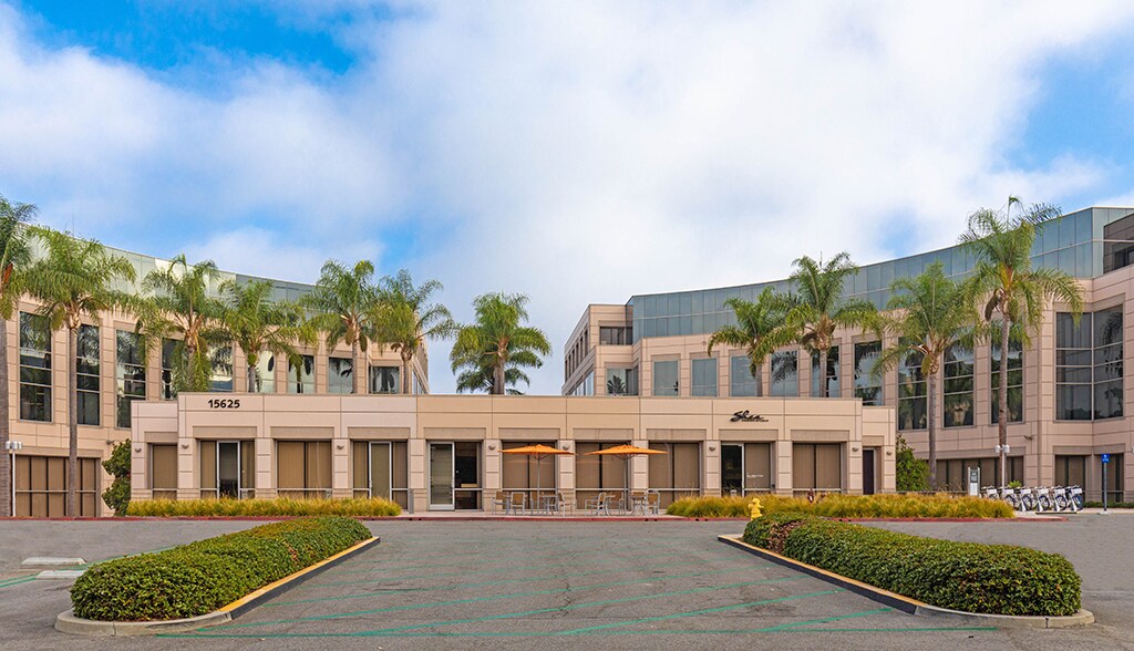 15615 Alton Pky, Irvine, CA à louer Photo du bâtiment- Image 1 de 2