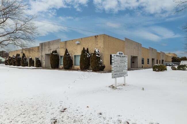 More details for 681 Grand Blvd, Deer Park, NY - Industrial for Lease