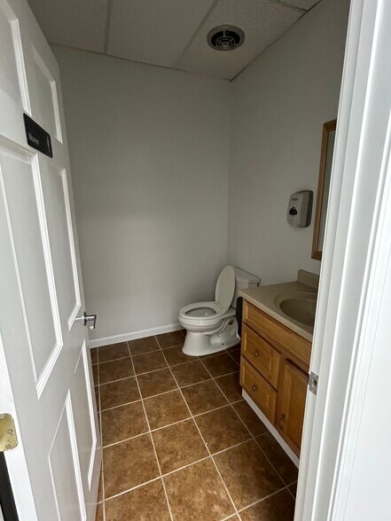 5942 Goshen Springs Rd, Norcross, GA à vendre - Photo intérieure - Image 2 de 7