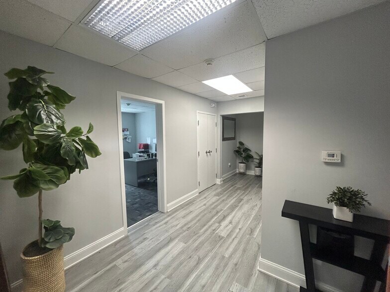 900 Route 168, Turnersville, NJ à vendre - Photo du bâtiment - Image 2 de 5