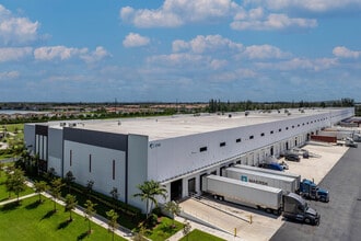 3740 W 104th St, Hialeah, FL for lease Interior Photo- Image 2 of 4