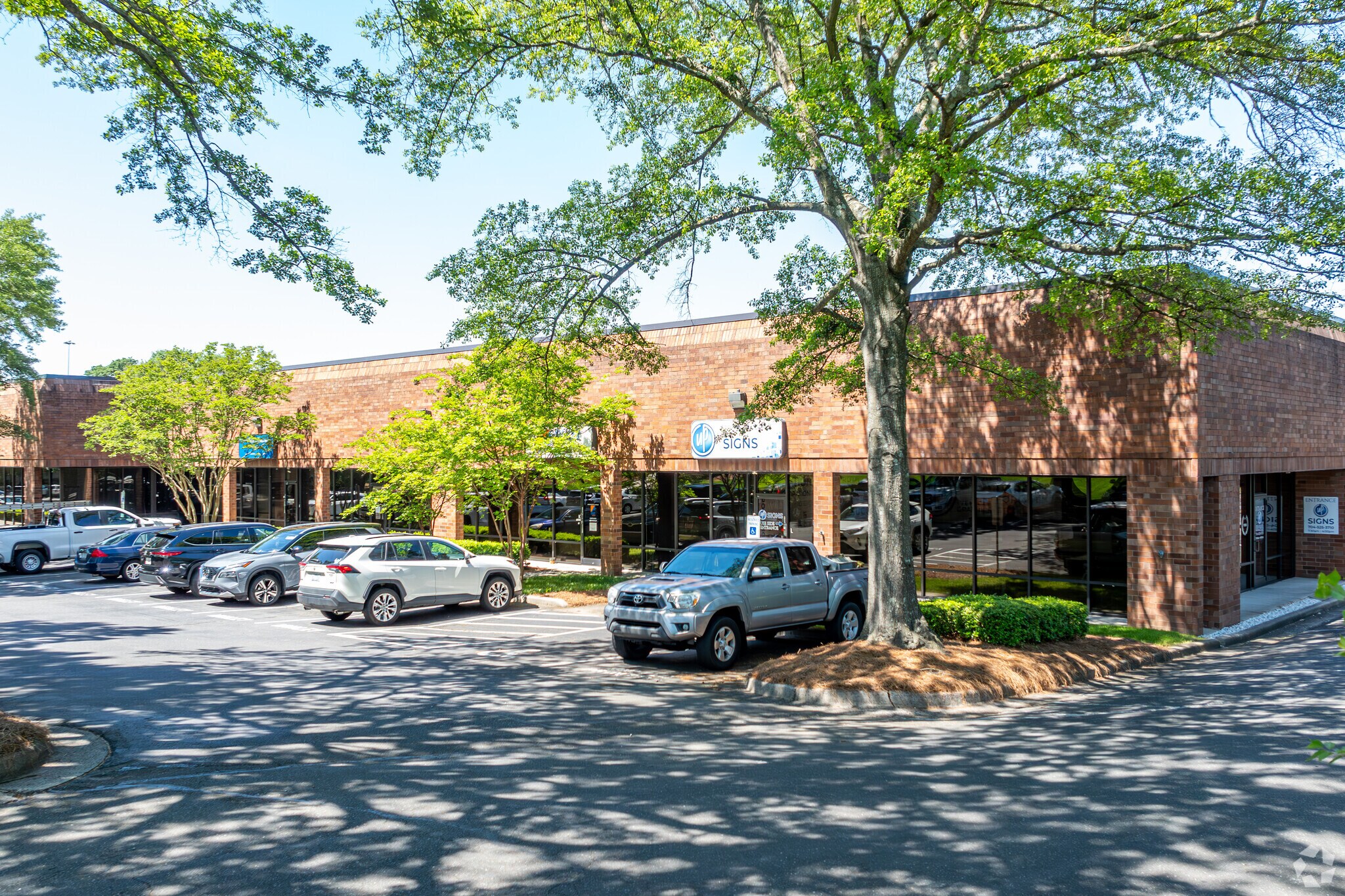 8334 Arrowridge Blvd, Charlotte, NC for lease Primary Photo- Image 1 of 12
