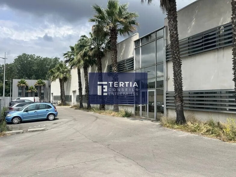 Office in Montpellier for lease - Building Photo - Image 3 of 12