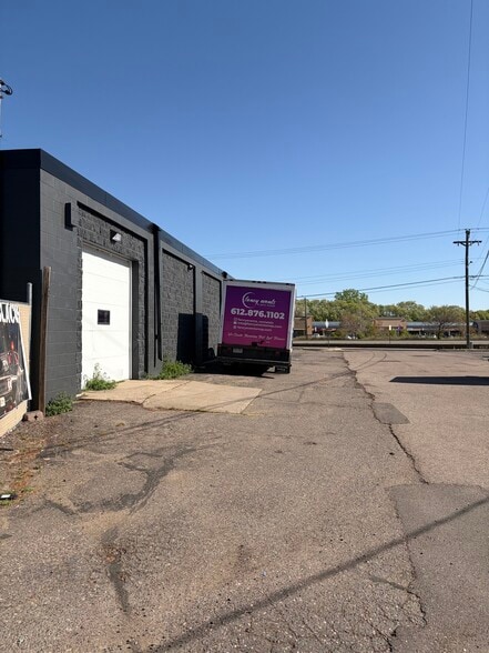 3060 Coon Rapids Blvd NW, Coon Rapids, MN for sale - Building Photo - Image 3 of 16
