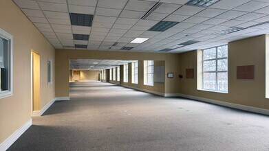 6938 Elm Valley Dr, Kalamazoo, MI for lease Building Photo- Image 2 of 3