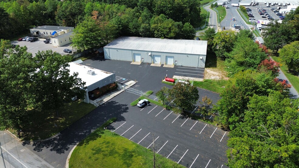 8588 Old Dorsey Run Rd, Jessup, MD à louer - Photo du bâtiment - Image 3 de 4