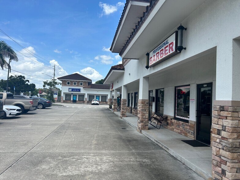 1915 Dr Martin Luther King Jr Blvd, Melbourne, FL à louer - Photo principale - Image 1 de 1