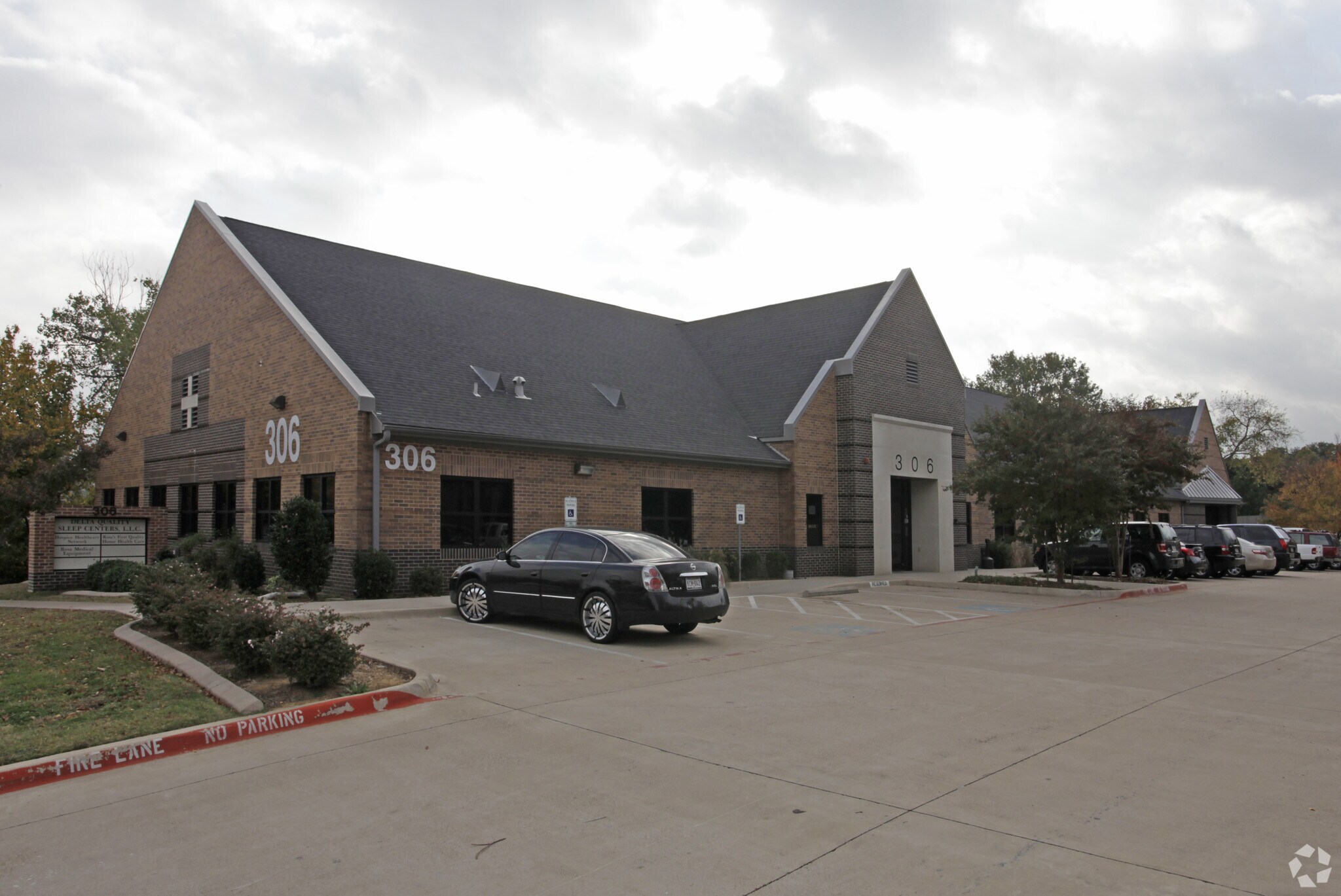 306 E Randol Mill Rd, Arlington, TX for lease Primary Photo- Image 1 of 8