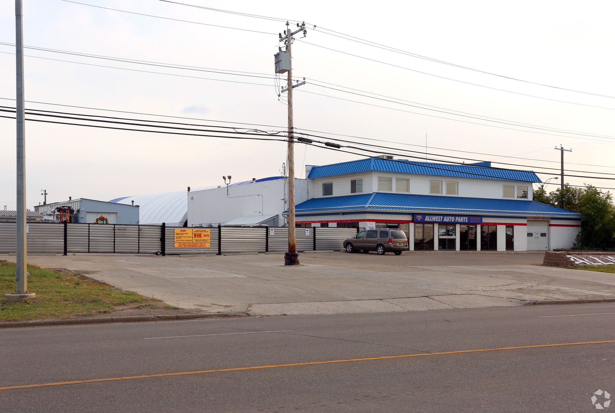 4415 76th Ave NW, Edmonton, AB for lease Primary Photo- Image 1 of 7