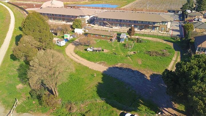 124 Gonda St, Royal Oaks, CA for sale - Building Photo - Image 2 of 15