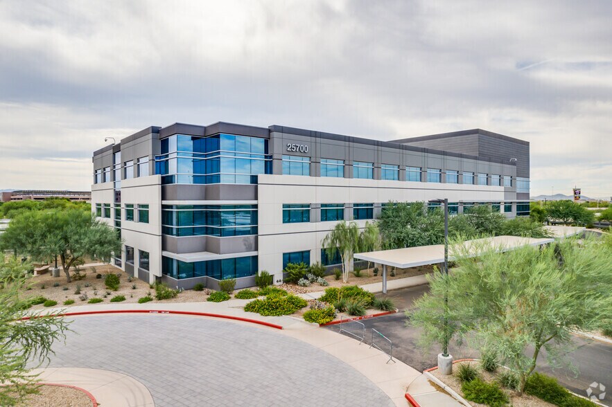 25700 N Norterra Pky, Phoenix, AZ à louer - Photo du bâtiment - Image 2 de 5