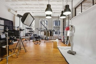 223 W Broadway, New York, NY à louer Photo intérieure- Image 1 de 6