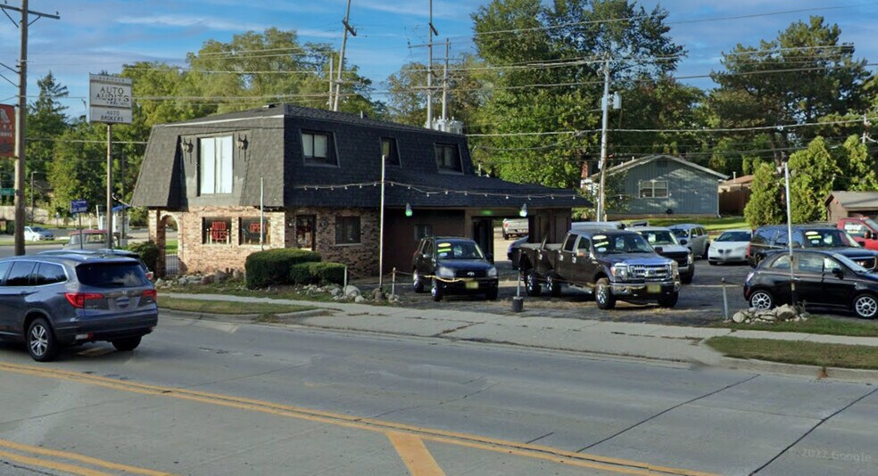 670 Northwest Hwy, Fox River Grove, IL à louer - Photo principale - Image 1 de 9