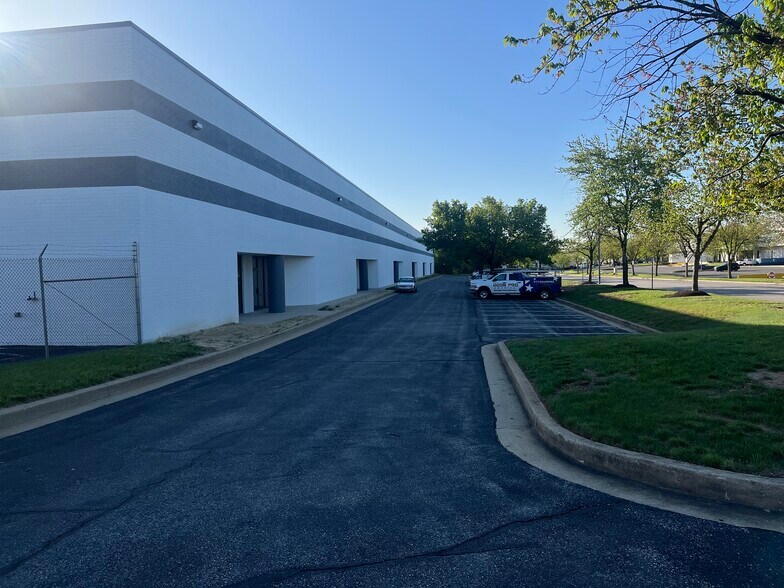 8250 Preston Ct, Jessup, MD à louer - Photo du bâtiment - Image 2 de 5