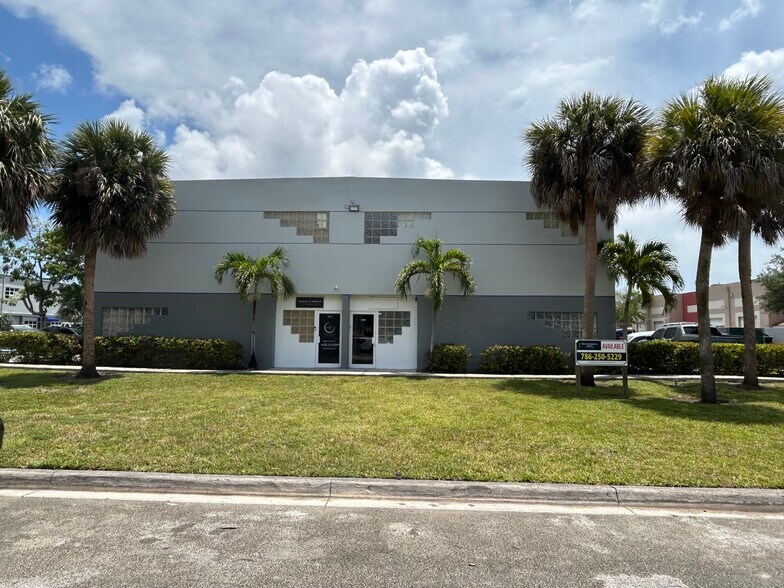 12251-12295 SW 129th Ct, Miami, FL à louer - Photo du bâtiment - Image 3 de 11