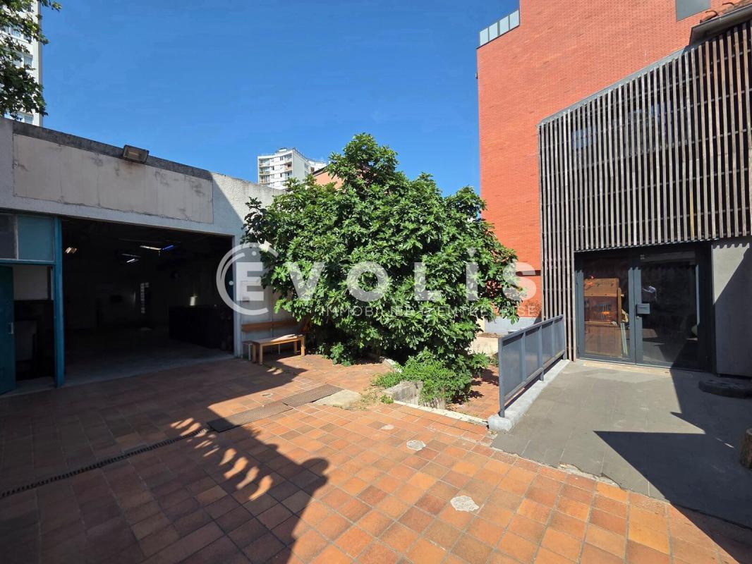 Flex in Ivry-sur-Seine for sale Building Photo- Image 1 of 21