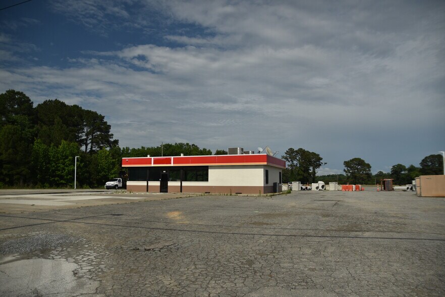 2606 N William St, Goldsboro, NC à vendre - Photo du bâtiment - Image 2 de 4