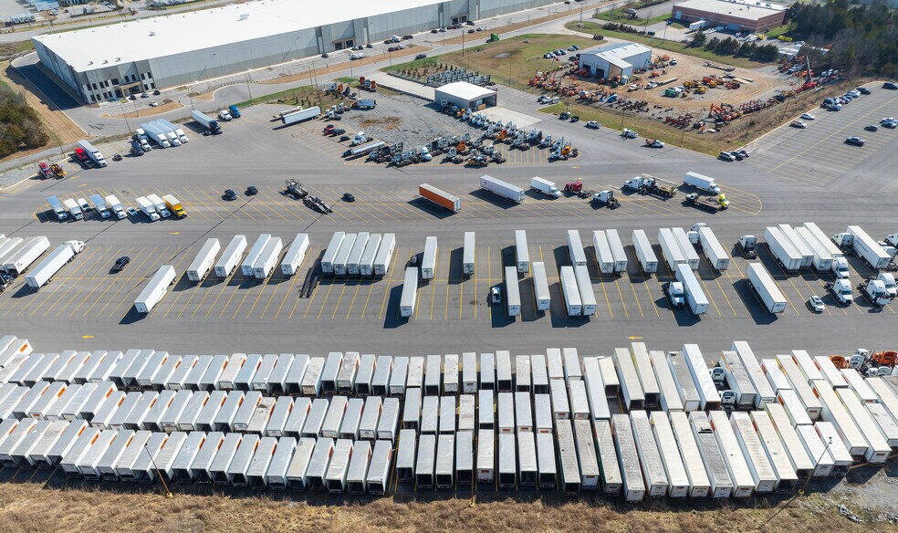 223 Threet Industrial Rd, Smyrna, TN à louer - Photo du bâtiment - Image 3 de 3