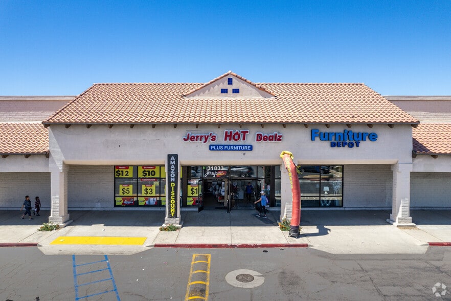 31833 Date Palm Dr, Cathedral City, CA for lease - Building Photo - Image 3 of 7