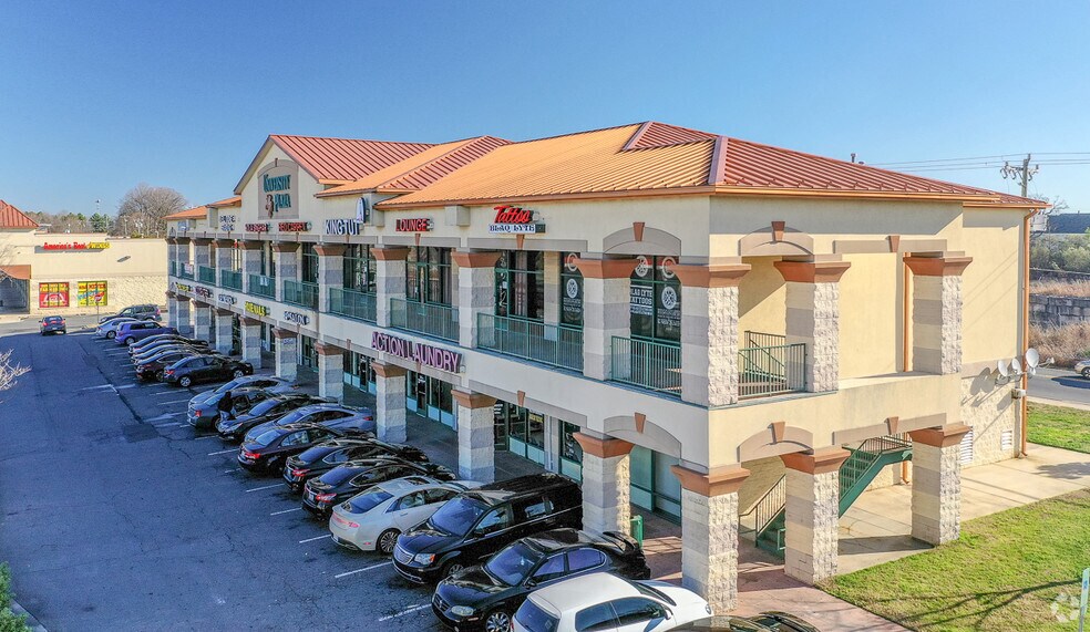 9620 University City Blvd, Charlotte, NC à louer - Photo du bâtiment - Image 2 de 2