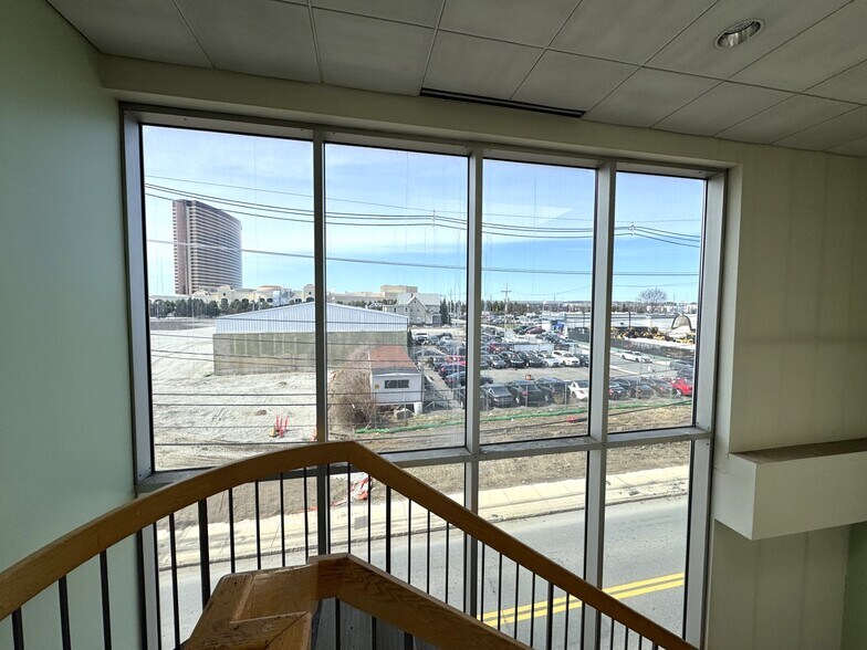 4 Betty St, Everett, MA à louer - Photo du bâtiment - Image 2 de 15