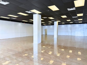 561 NE 79th St, Miami, FL for lease Interior Photo- Image 1 of 4
