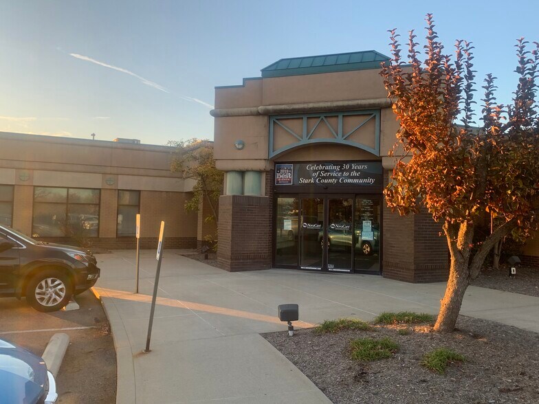 4645 Belpar St NW, Canton, OH à louer - Photo du bâtiment - Image 2 de 4