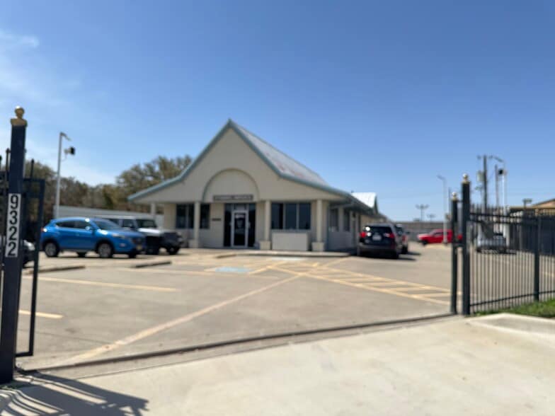 9322 LBJ Fwy, Dallas, TX for lease - Building Photo - Image 2 of 17