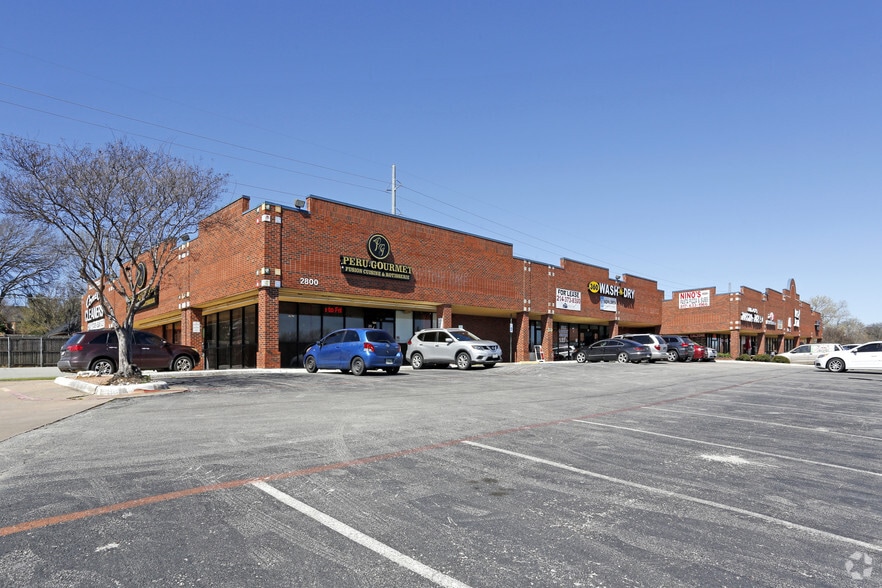 2425 Green Oaks Blvd, Arlington, TX for sale - Primary Photo - Image 1 of 7