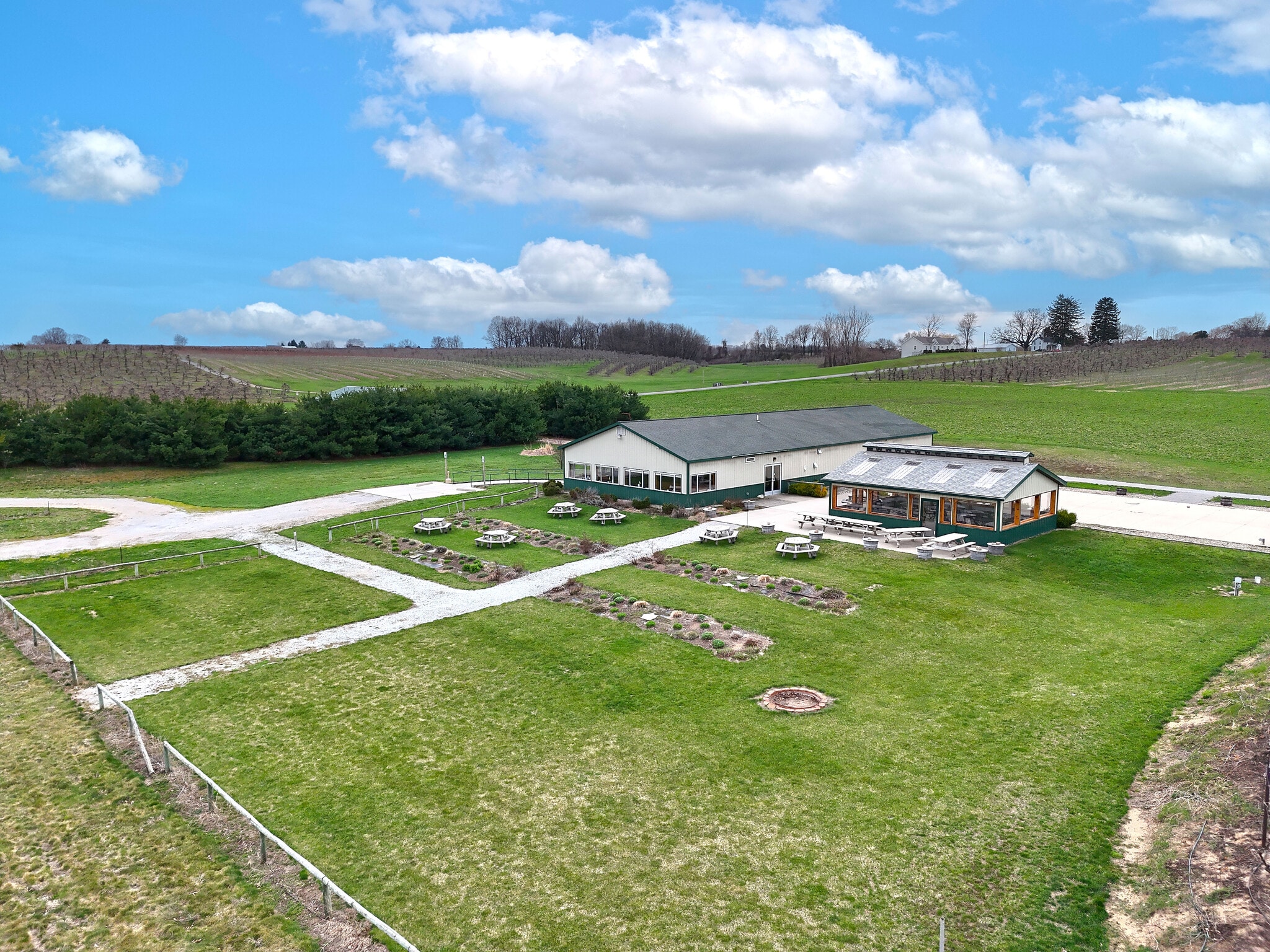 7785 Hill Rd, Watervliet, MI for sale Primary Photo- Image 1 of 53