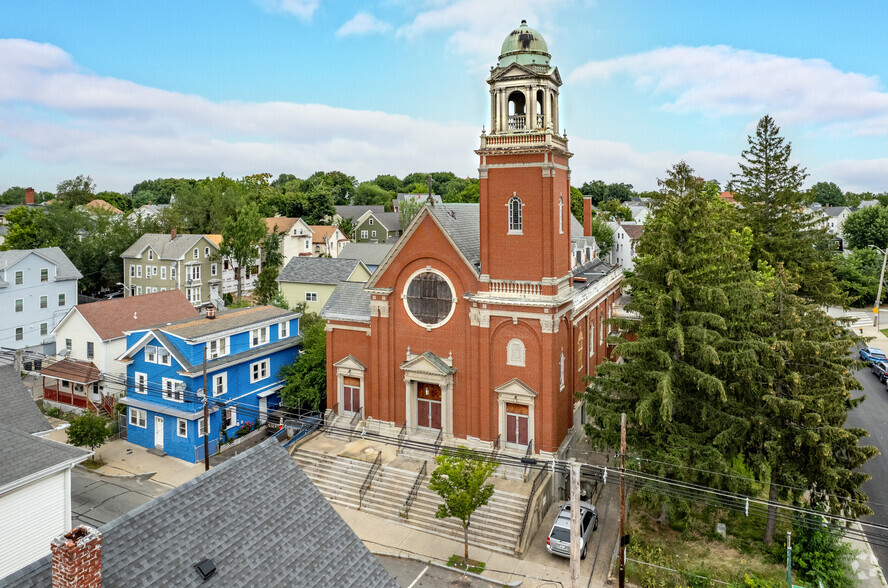 265 Manton Ave, Providence, RI à vendre - Photo principale - Image 1 de 1