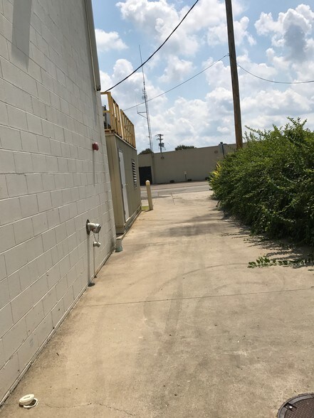 689 S Miami St, West Milton, OH for lease - Building Photo - Image 2 of 3