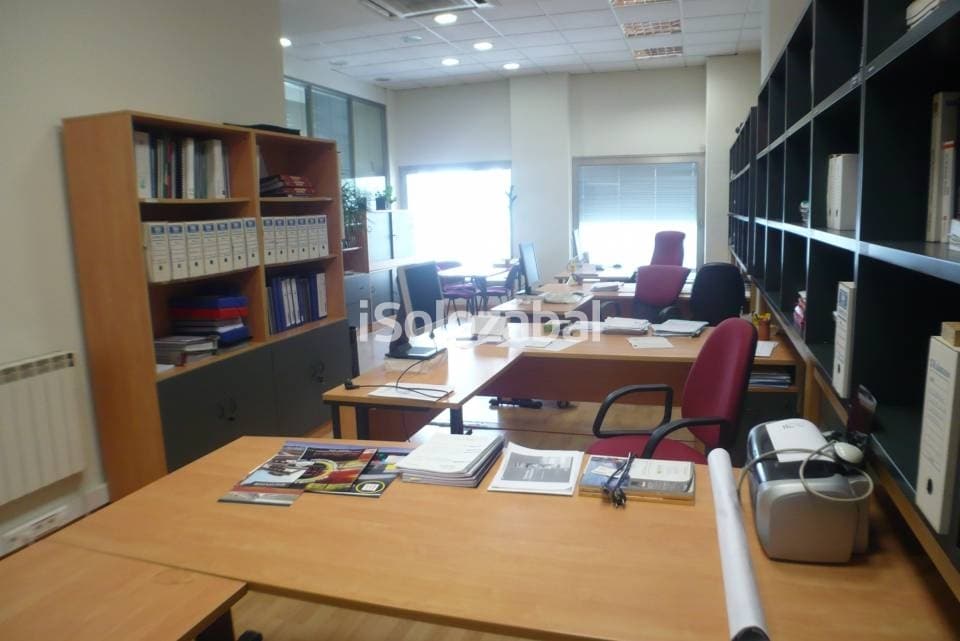 Bureau/Commerce de détail dans Logroño, La Rioja à louer Photo intérieure- Image 1 de 2