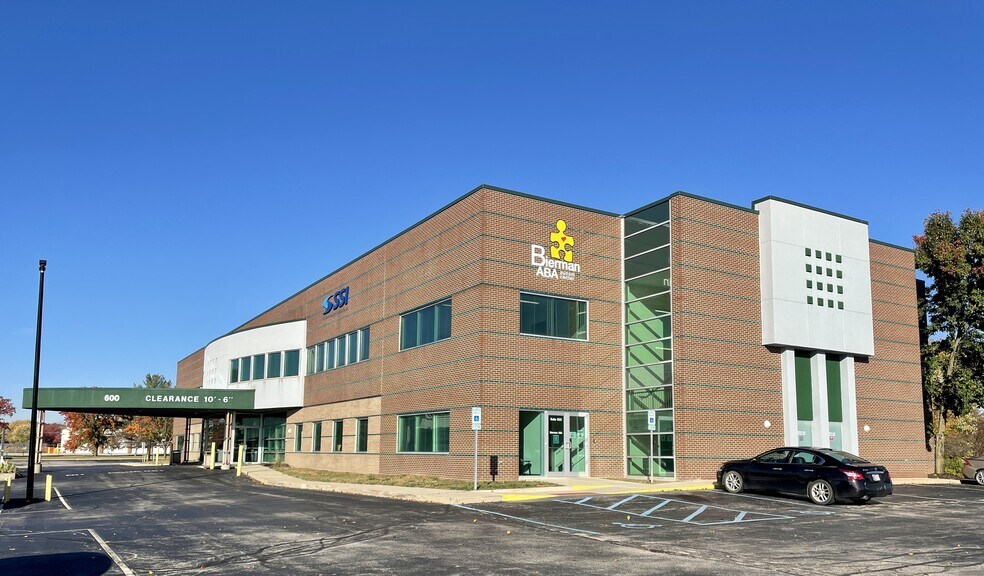 5250 E US Highway 36, Avon, IN à louer - Photo du bâtiment - Image 3 de 7