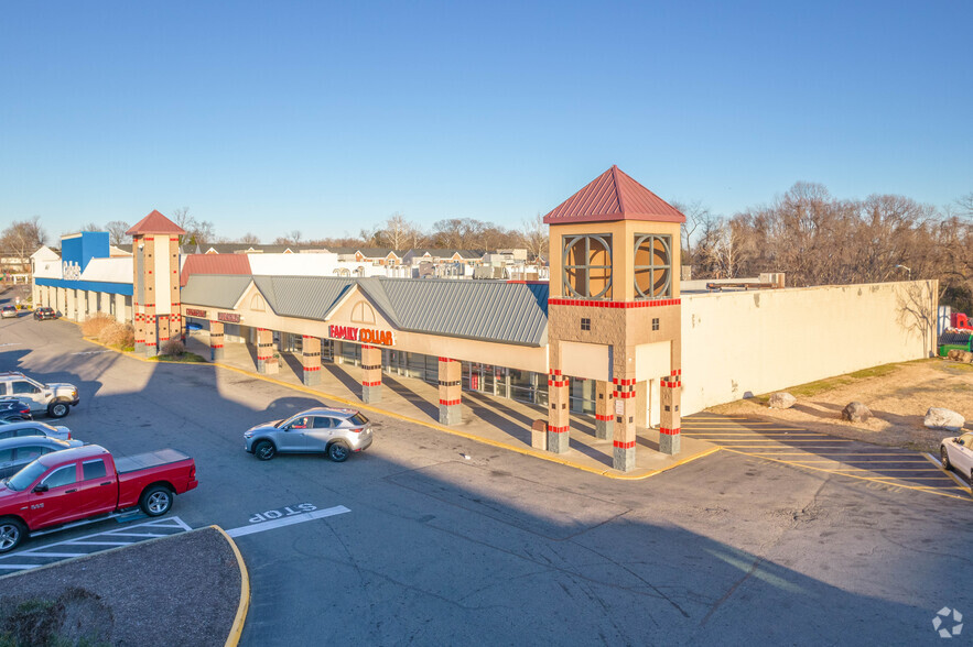 14551 Jefferson Davis Hwy, Woodbridge, VA for lease - Building Photo - Image 1 of 10